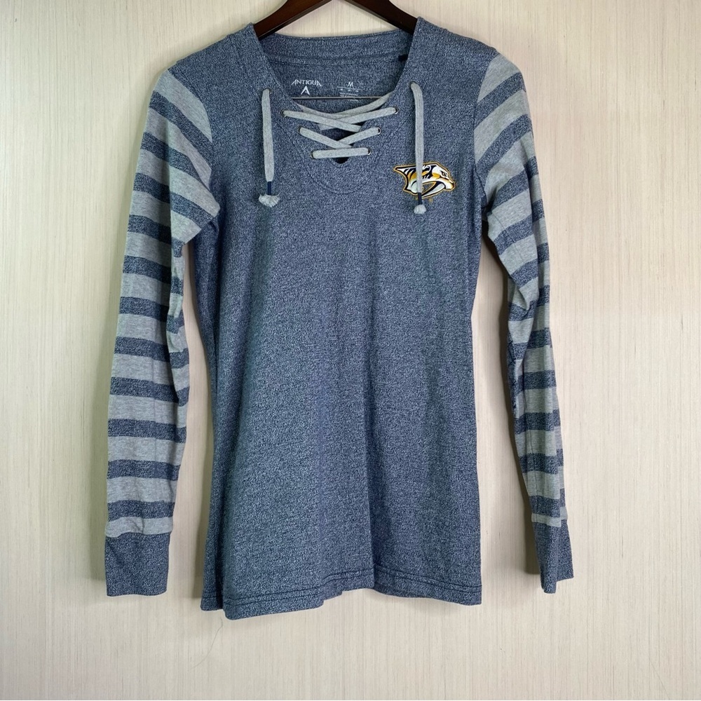 Antigua Women’s Nashville Predators Long Sleeve Lace-Up Pullover Size Medium